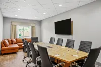 Ramada by Wyndham Drumheller Hotel & Suites