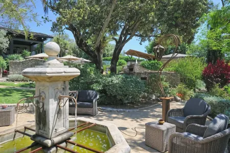 Lodge de Charme A Cheda Отели рядом с достопримечательностью «Office Municipal de Tourisme de Bonifacio»