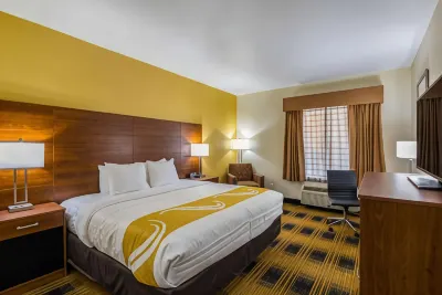 Quality Inn & Suites Hotels near Marigolds Antiques & More