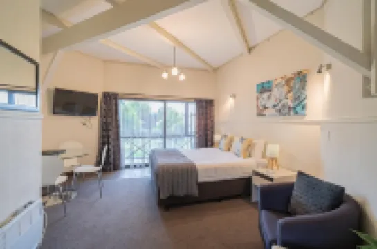 探險家汽車旅館和公寓