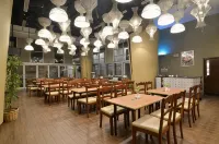 Howard Johnson by Wyndham Pekalongan - فطور
