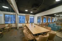 Chors Like a Hotel - Hostel