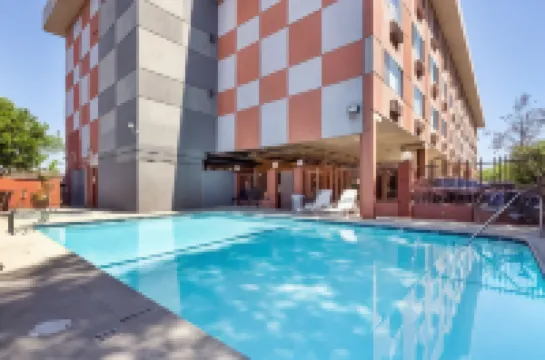 โรงแรมเบสท์เวสเทิร์น ลอสแอนเจลีส เวิลด์พอร์ต