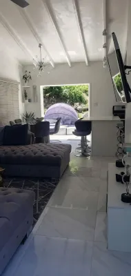 Hervana's Casa Blanca