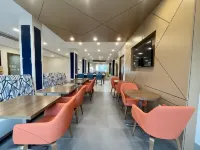 Holiday Inn Express & Suites FT. SMITH - AIRPORT by IHG Hotels in Fort Smith