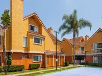 Clementine Hotel & Suites Anaheim Hotels near Anaheim Regional Transportation Intermodal Center