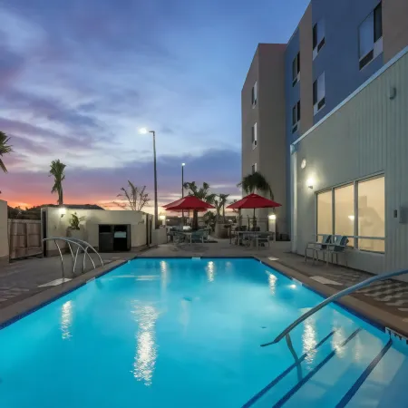 TownePlace Suites McAllen Edinburg Отели рядом с достопримечательностью «IBC Bank»