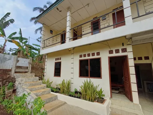 Villa Keluarga H.Suprio Hotels in Cikidang