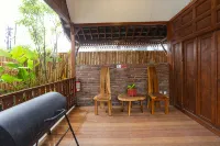 Dalem Jongke by Ubu Villa - 9 Bedrooms Villa in Yogyakarta - con encanto