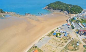 Taean Hakam Four First Caravan Glamping