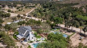 The Riesling Retreat by AvantStay Estate w Pool, HotTub, Putting Green & Pickle Ball Court