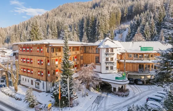 特拉勒霍夫酒店