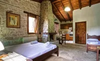 Stone Village Hotel Apartments - Parvekkeita
