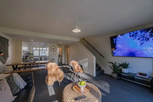 Elegant 3-Storey with Garage Parking by Latimer Sq -  Casas de vacaciones