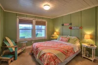 Adorable Cottage 1.5 blocks from the beach! - Wi-Fi