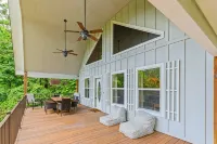 Relaxing 4-Bedroom Cottage on Smith Lake - balcony