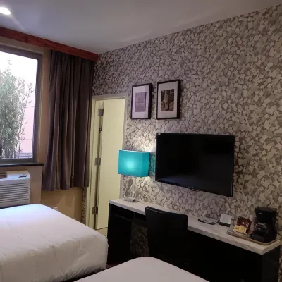 Quality Inn Near Sunset Park Hotels near 18th Avenue