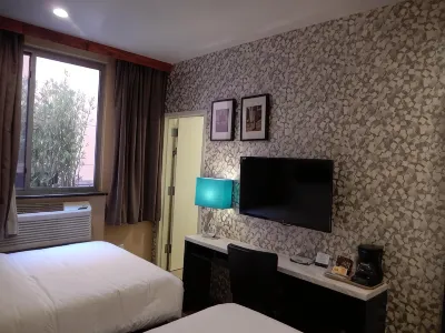 Quality Inn Near Sunset Park Hotels near Brooklyn Flea