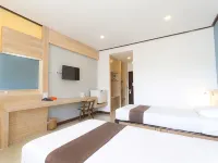 Asia Lampang Hotel Hotels near Wat Chai Mongkhon
