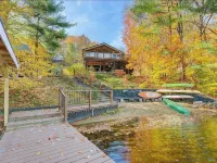 Stunning Waterfront Lake House! Hotels in Wakefield