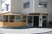 본 포트 - 주차장