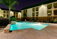 Heritage Place Houston Brookhollow - Ramah Hewan Peliharaan