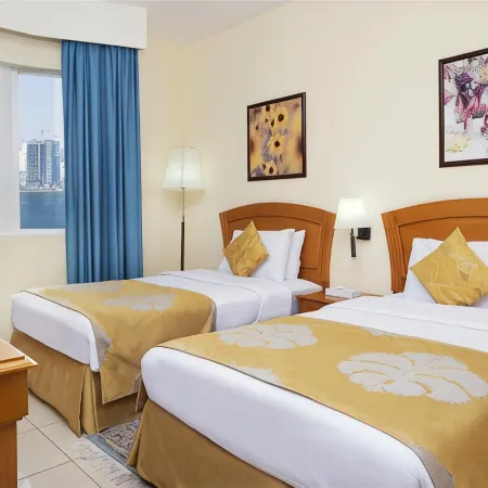 Golden Tulip Sharjah Отели рядом с достопримечательностью «Аль-Кусейс»