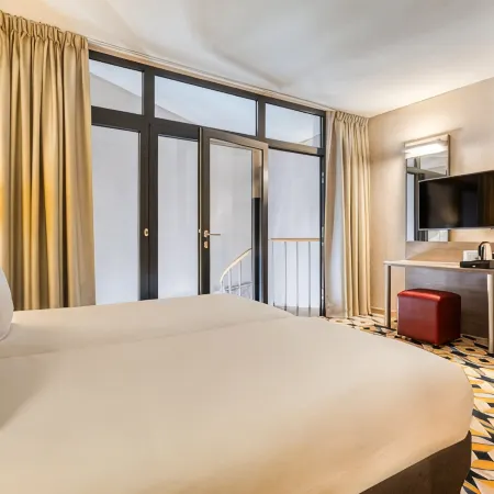 Alma Grand Place Hotel
