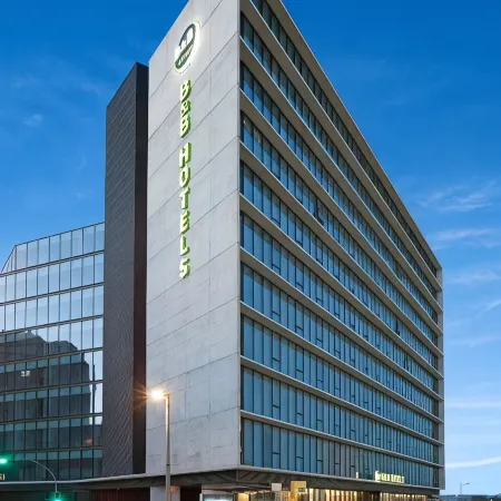 B&B HOTEL Porto Gaia Отели рядом с достопримечательностью «Музеу Ду Виньу Ду Порту»