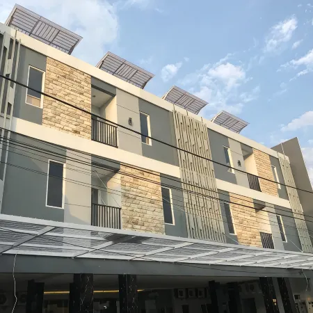 RedDoorz Plus Near Politeknik Negeri Malang