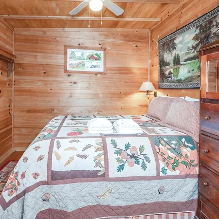 Fox Hole Cabin - Romantic Bungalow - Hike to Dozens of Waterfalls