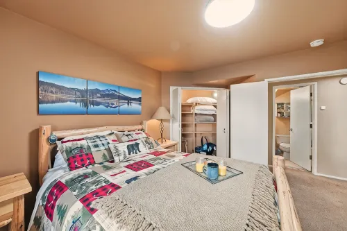 The Executive Lodge up in the West Hills and 2 Miles from Downtown Bend. - บังกะโล