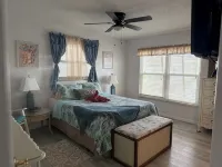 Waterfront single home rental with private lanai, heated pool, and hot tub! -  Habitaciones en casas particulares