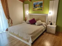 Hotel & Restaurant White City