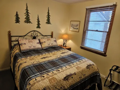 The Pentwater House - 2-Star