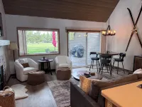 Newly Remodeled Condo on Golf Course, A/C, Pet Friendly, SHARC passes, Bikes.
