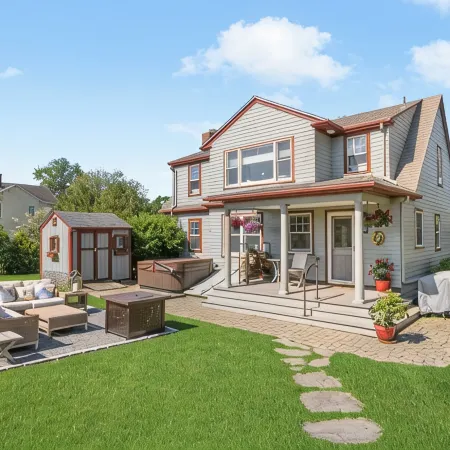 Walk to the Beach - Serene Coastal Country Cottage