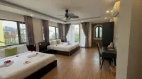 The Night Market Villa - Pensions