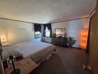 Large Cottage:  Private Beach/Stunning Sunsets/Kayaks/Fire Pit - 3-Star