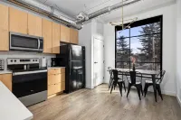 TC 2 BR Condo w/Rooftop Hot Tubs, Top Location, Dog Friendly!
