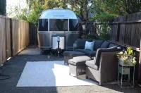 Cozy Airstream Escape, Hot Tub & Lights