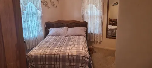 Beautiful home located near Beautiful lake, parks & Aquatic center