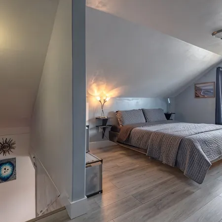 Artistic Getaway Near Halifax | King Bed, Spacious Deck & Fire Pit