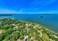 Sleeps 22! First Class home with 2 master suites on Lake Sam Rayburn!