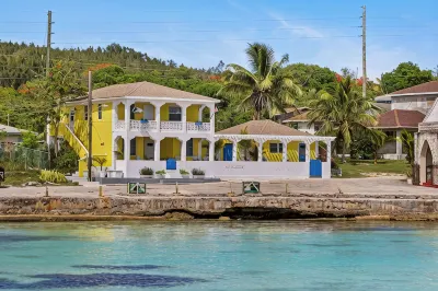 Cove House Ocean Front. It's close to everything Eleuthera has to offer Отели в г. 