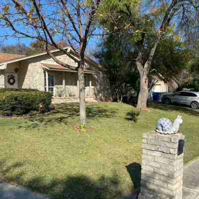 Very comfortable house (1900 sqft), near airport, 281 and 1604. 4b/2ba 8 guests Hotel Exterior