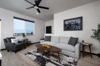 Spacious & Industrial Condo - Perfect for the Whole Gang! Dogs Ok & Great Rates! - Wifi