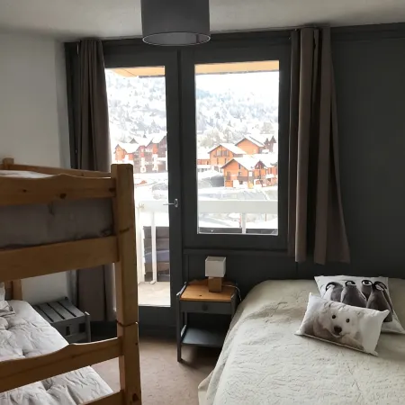 58 m2 apartment warm at the foot of the slopes with open views south