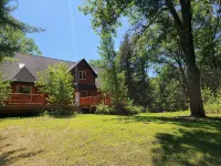 Luxury Family Cabin in a forest with a private pond - 4 stjerner