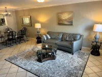 Closest condo to Sanford Stadium with parking 2 tenths of a mile - 4-Star